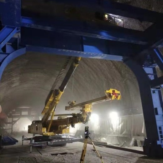 天津鲁工机械便宜履带式隧道锚固钻机隧道打孔钻机隧道钻机