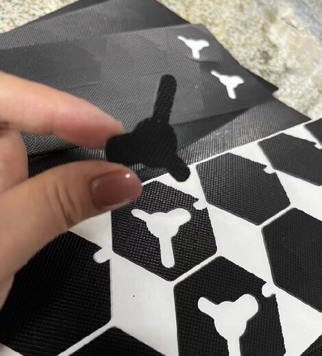 廣東定制網(wǎng)紋橡膠防滑墊加工定制廠家
