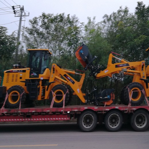 全封閉多功能掃雪車,液壓升舉，左右旋轉(zhuǎn)一鍵控制