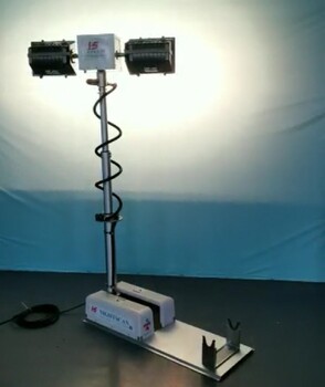 直立式升降照明燈照明設(shè)備廠家上海河圣車載LED照明燈