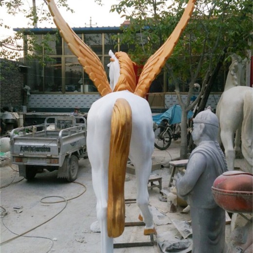 曲阳公园玻璃钢马雕塑定制