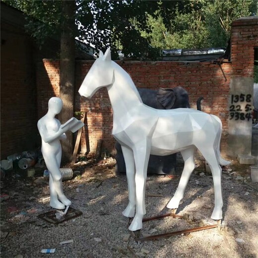 彩繪玻璃鋼馬雕塑多少錢