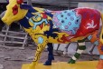 天津广场玻璃钢牛雕塑，仿真动物雕塑
