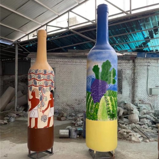山东商场玻璃钢啤酒瓶子雕塑批发