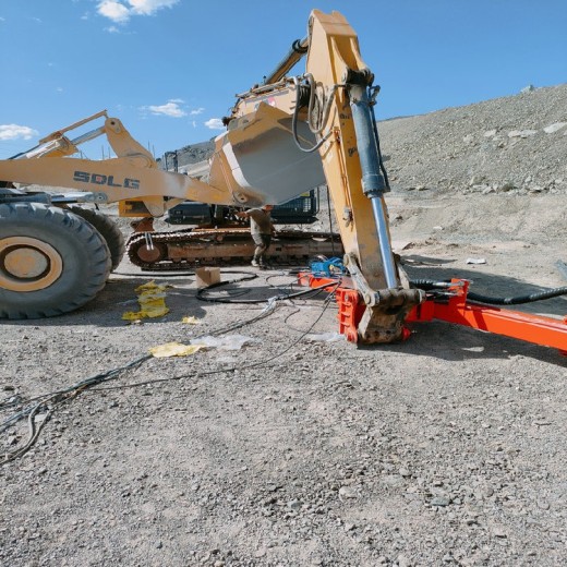 山西忻州打眼机报价及图片挖掘机改凿岩钻机