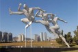 公园运动人物雕塑，踢足球雕塑