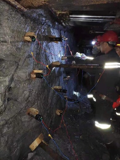 河西氣體膨脹致裂廠家,礦山爆破設備公司