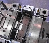 汕尾回收二手平板离心机专业收购不锈钢刮刀下卸料离心设备