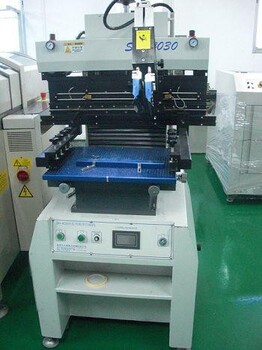 光明新區(qū)電子廠生產(chǎn)線設(shè)備回收,收購重型四向穿梭車立庫設(shè)備