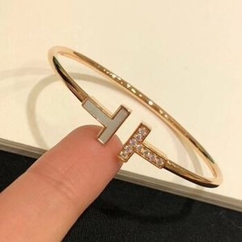 磨山VCA手鏈免費(fèi)鑒定也回收看看跟你想象的價(jià)格是否一樣
