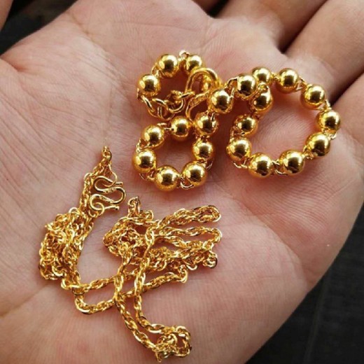 汾西县铂金钻石耳钉回收-定制的小牌子几折收购
