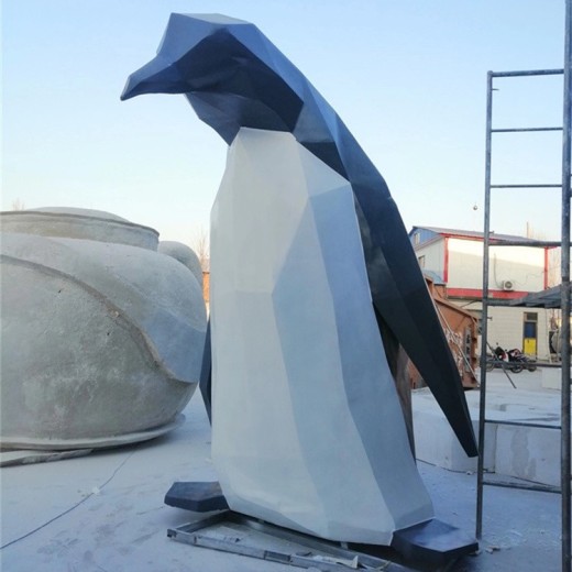 曲阳县红色企鹅雕塑生产厂家