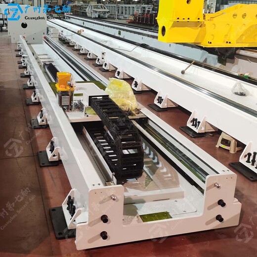 賀州機(jī)器人第七軸作用工業(yè)機(jī)器人行走軌道機(jī)器人地面行走軸