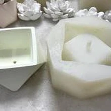 內(nèi)衣膠正方形樹脂鉆膠標(biāo)牌LOGO硅膠圖片