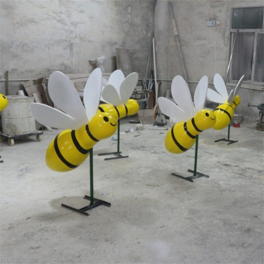 江西玻璃钢彩绘卡通蜜蜂雕塑制作厂家