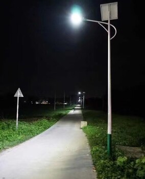 南充太陽能路燈批發(fā)報價,智能應對天氣變化