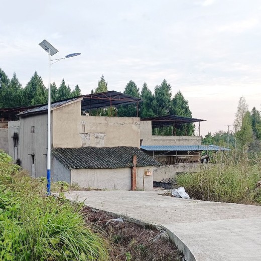 忠县道路太阳能路灯,智能应对天气变化