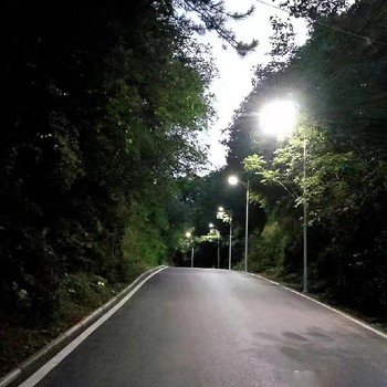 乐山道路太阳能路灯厂家货量充足支持定制