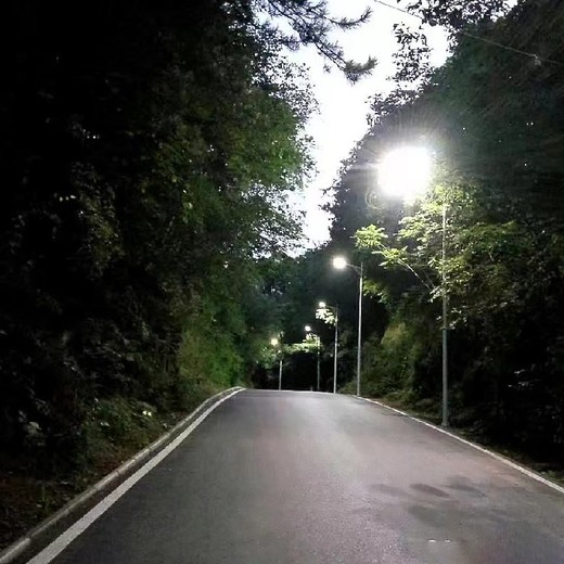 沙坪坝道路太阳能路灯,智能应对天气变化