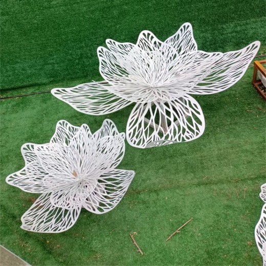 彩色不锈钢抽象花朵雕塑定制