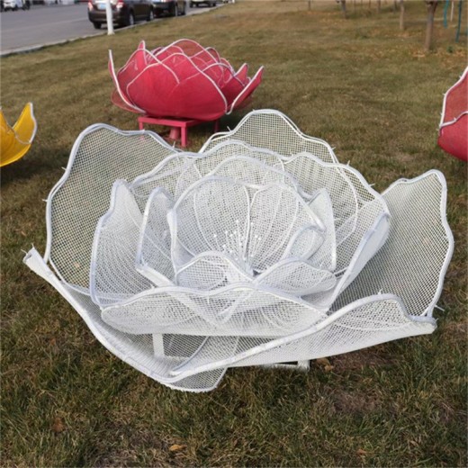 山东彩色不锈钢抽象花朵雕塑定制