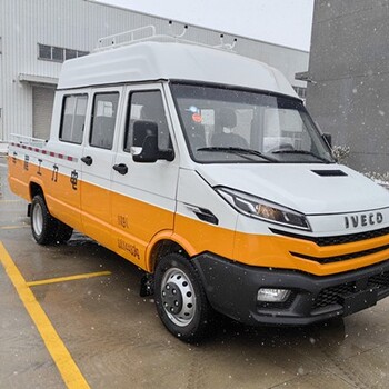 9座電力工程車依維柯公路養(yǎng)護(hù)工程車