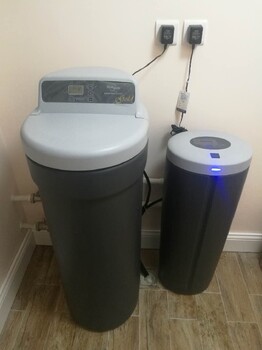 商用飲水機(jī)換濾芯水處理