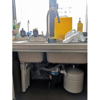维修饮水机换滤料维修饮水机更换滤芯