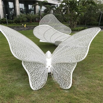 不銹鋼發(fā)光鏤空動物雕塑鐵藝編織蝴蝶雕塑
