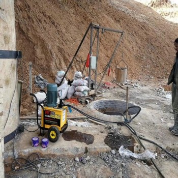 新疆矿山开采液压劈裂机岩石劈裂机