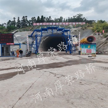 贺州生产隧道二衬喷淋养护台车