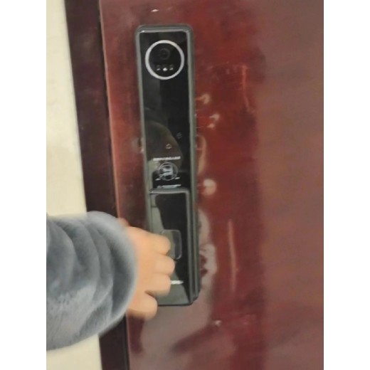 西安旺座国际玻璃门换电子锁安装公司电话