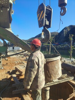 保定鉆孔樁樁基施工隊，承接打樁施工隊