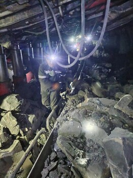 天津?qū)氎娴V山氣體爆破洞采