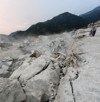 内蒙古巴彦淖尔金属矿液氧爆破联系电话