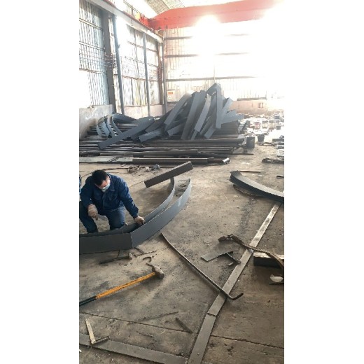 广东云浮管桁架加工车棚大梁钢构产品加工