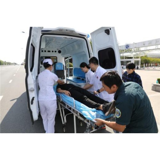 南宁私人救护车长途运送病人返乡-病人出院护送-按公里收费