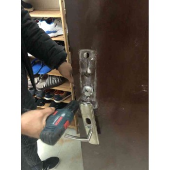 西安旺座国际磁力锁换锁安装公司电话