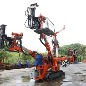 四臂礦用錨桿臺車鑫通機(jī)械高強(qiáng)度支護(hù)臺車