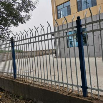 新疆方管护栏采用喷塑处理乌鲁木齐院墙围栏厂家