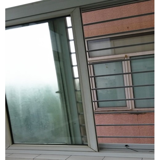 意美达牌卷帘护栏纱窗-防尘防护透风-纱窗公司测量设计