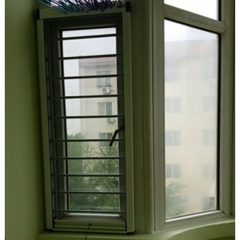 意美达牌卷帘护栏纱窗-防蚊防护通风-纱窗公司测量设计
