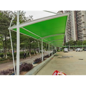 廣東戶外大型拉桿式膜結(jié)構(gòu)車棚生產(chǎn)加工安裝