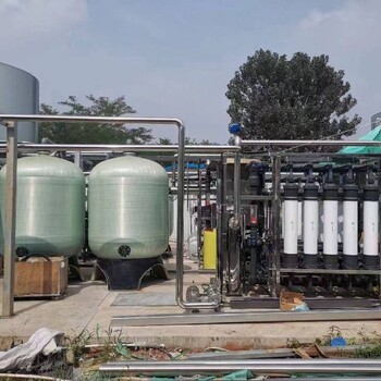 中牟熱水機(jī)組除鐵錳黃泥水設(shè)備4噸除鐵除錳凈水器廠家江宇環(huán)保