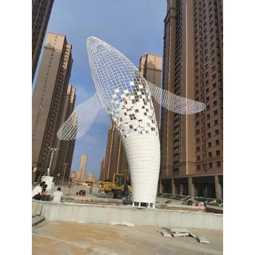 北京发光不锈钢镂空鲸鱼雕塑规格