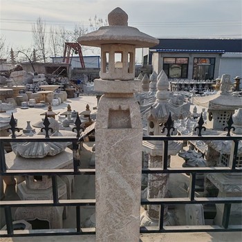 青石鏤空石雕石燈廠家報(bào)價(jià)