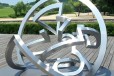 不锈钢扭曲圆环雕塑公园异形莫比乌斯环雕塑金越雕塑