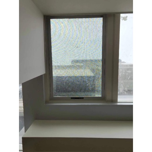 意美达外装框中框钢网纱窗-平开窗防蚊防护-纱窗公司安装测量
