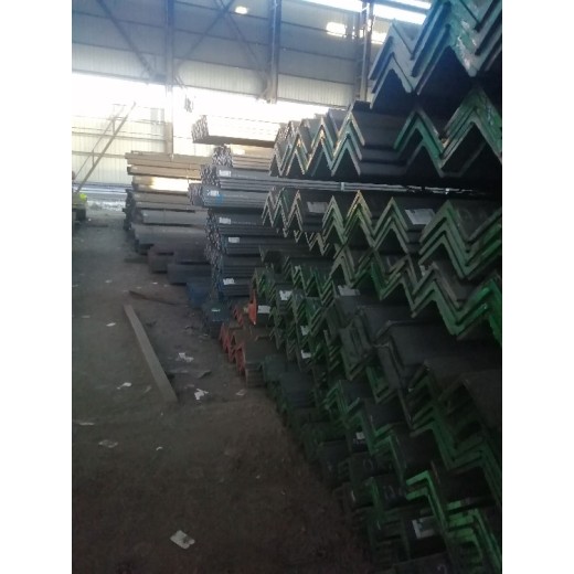 巴彦淖尔角钢生产厂家,q355b热轧角钢价格