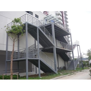 南澳县钢结构消防梯楼梯搭建制作安装工程逃生梯